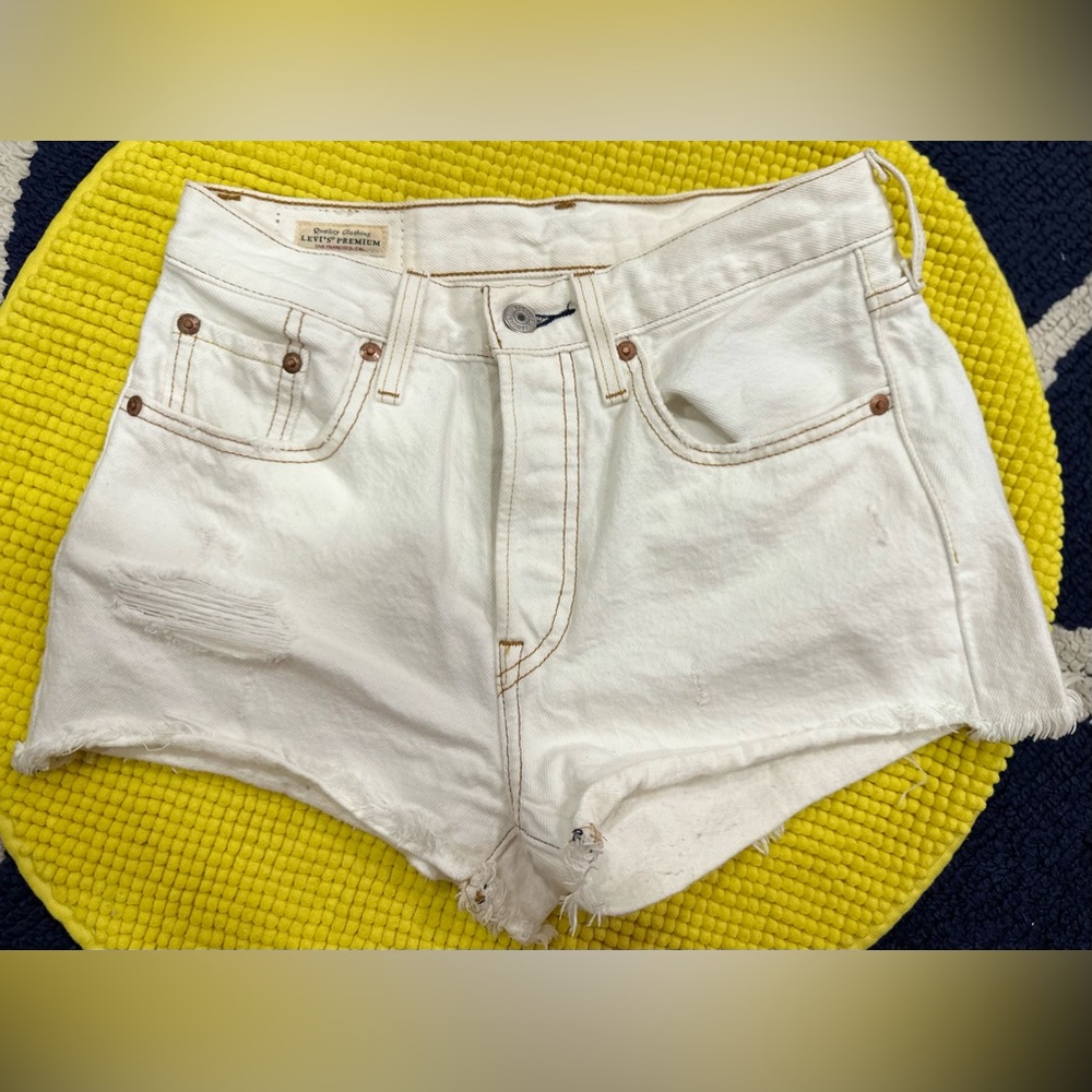 Levi’s jean shorts